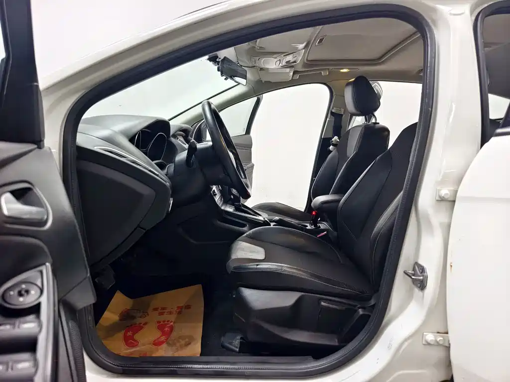 Ford Focus — миниатюра 11