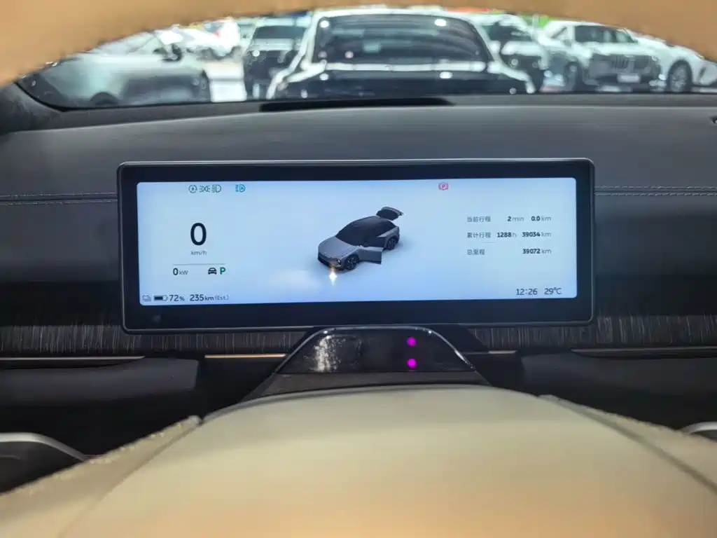 NIO ES6 — миниатюра 12
