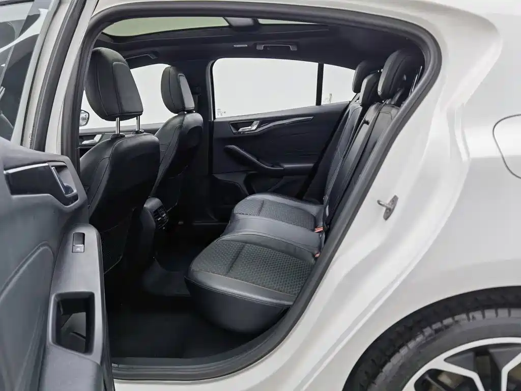 Ford Focus — миниатюра 15