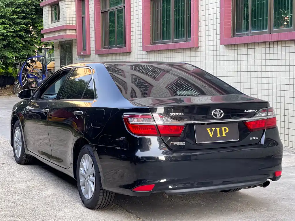 Toyota Camry — миниатюра 9