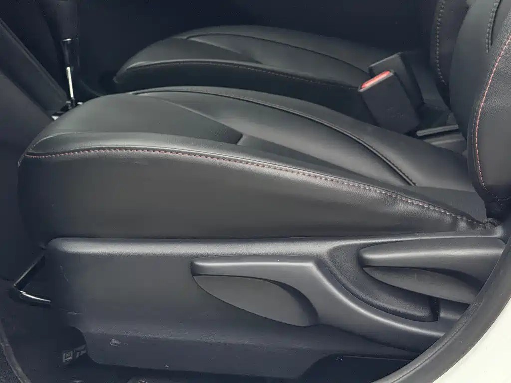 TOYOTA YARIS L ZHIXUAN