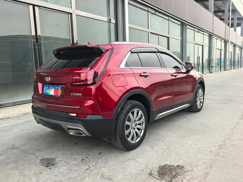 CADILLAC XT4