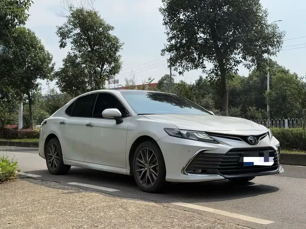 Toyota Camry — миниатюра 2