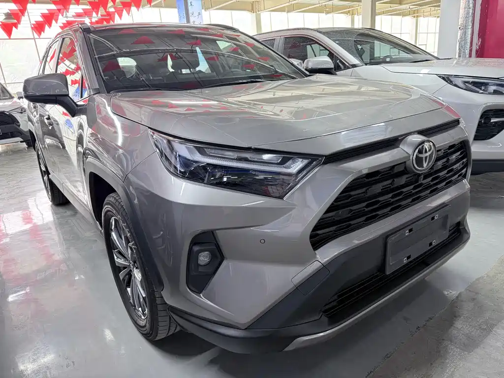 Toyota RAV4 2024 2.0L CVT Plus