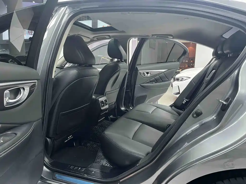 Infiniti Q50L — миниатюра 6