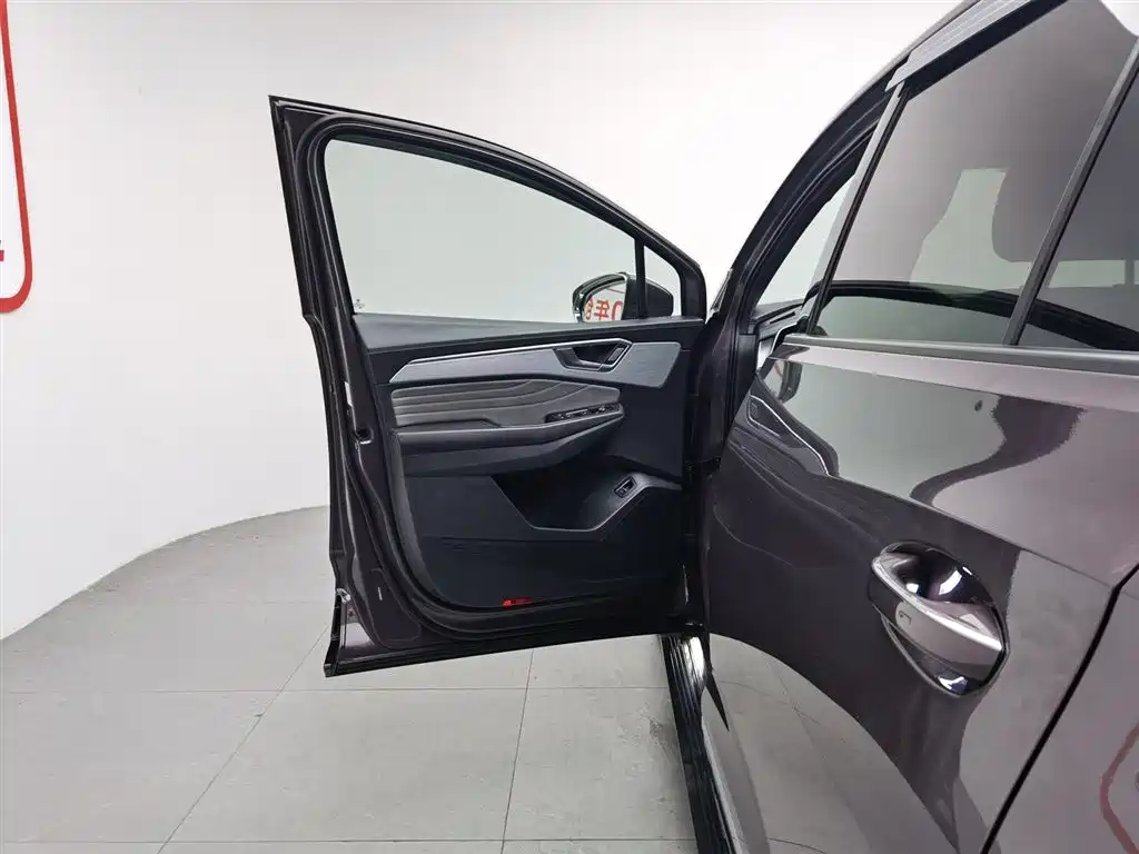 Volkswagen Viloran 2021 380TSI R-Line