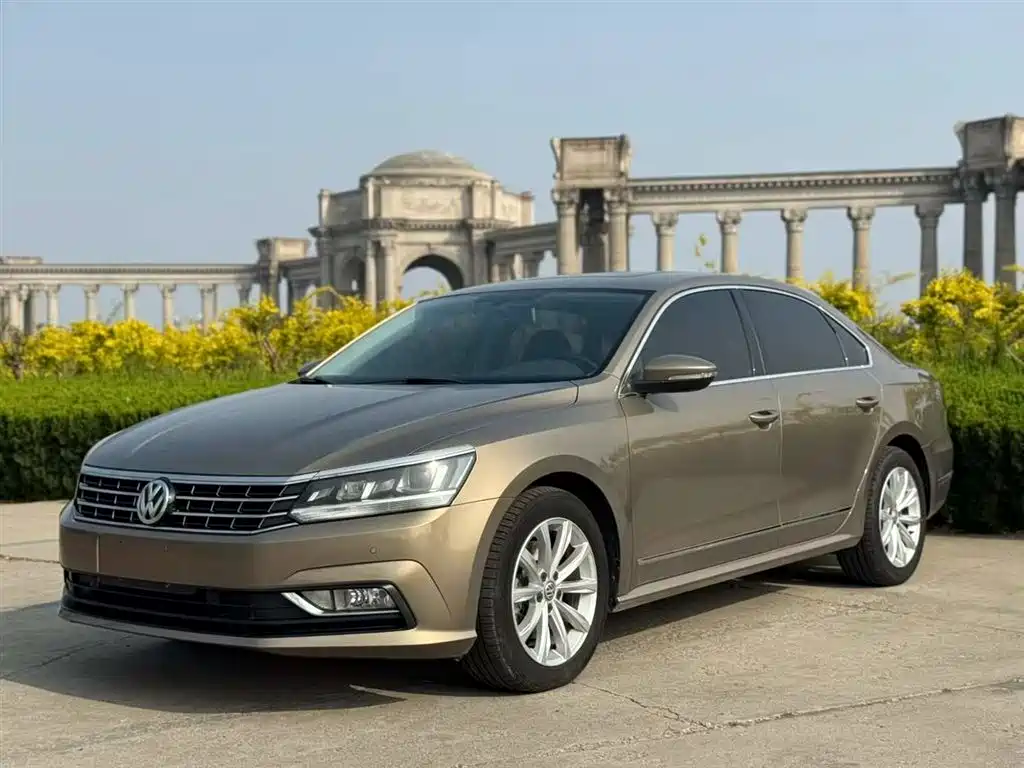 Volkswagen Passat 2017 330TSI DSG Royal Premium Edition