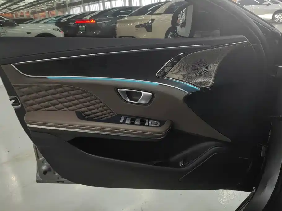 BYD Han — миниатюра 7