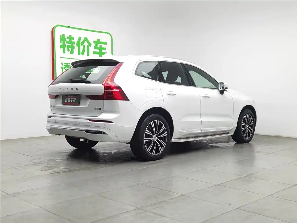 Volvo XC60 2022 B5 Luxury