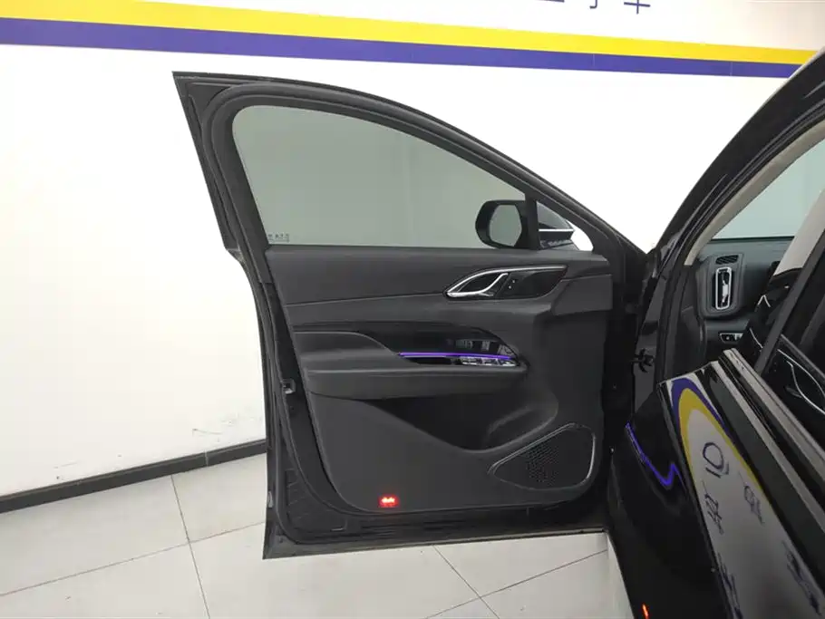 Hongqi HONGQI HS3 PHEV