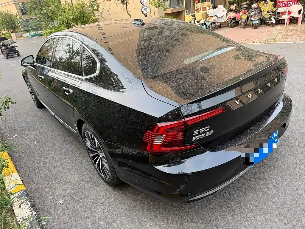 Volvo S90 — миниатюра 9