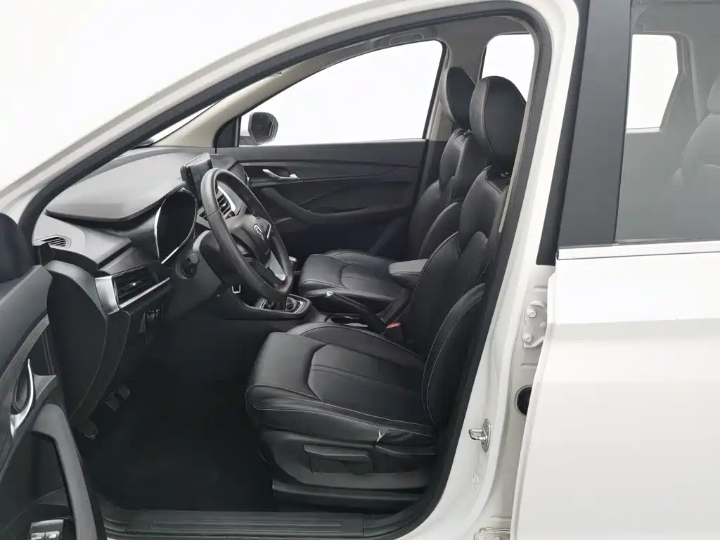 Baojun 360 — миниатюра 10