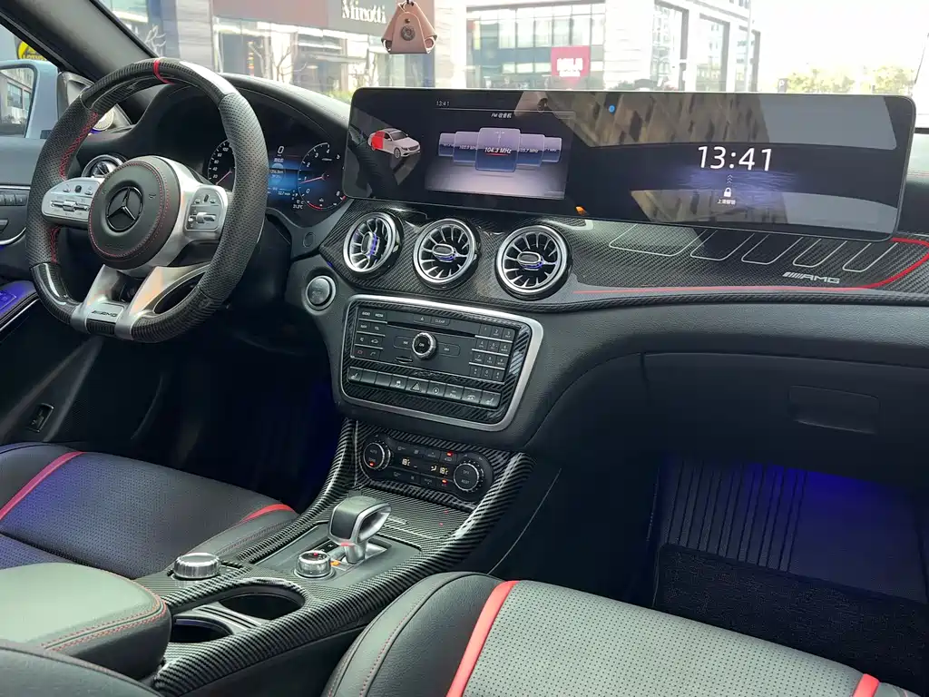 MERCEDES-BENZ GLA AMG