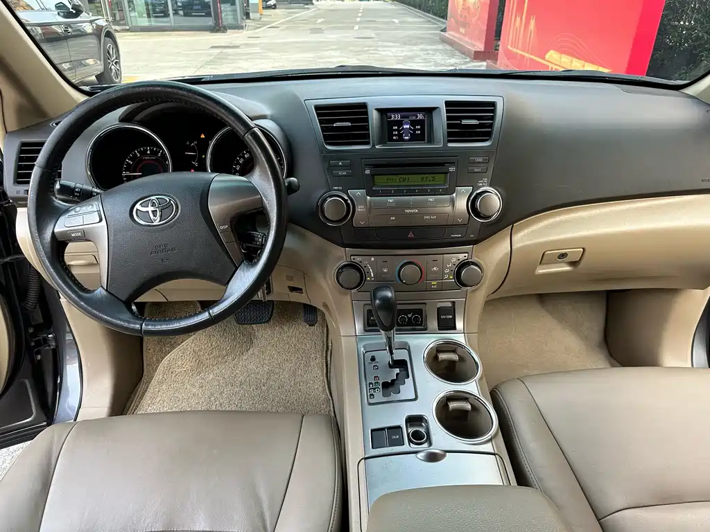 Toyota Highlander — миниатюра 9