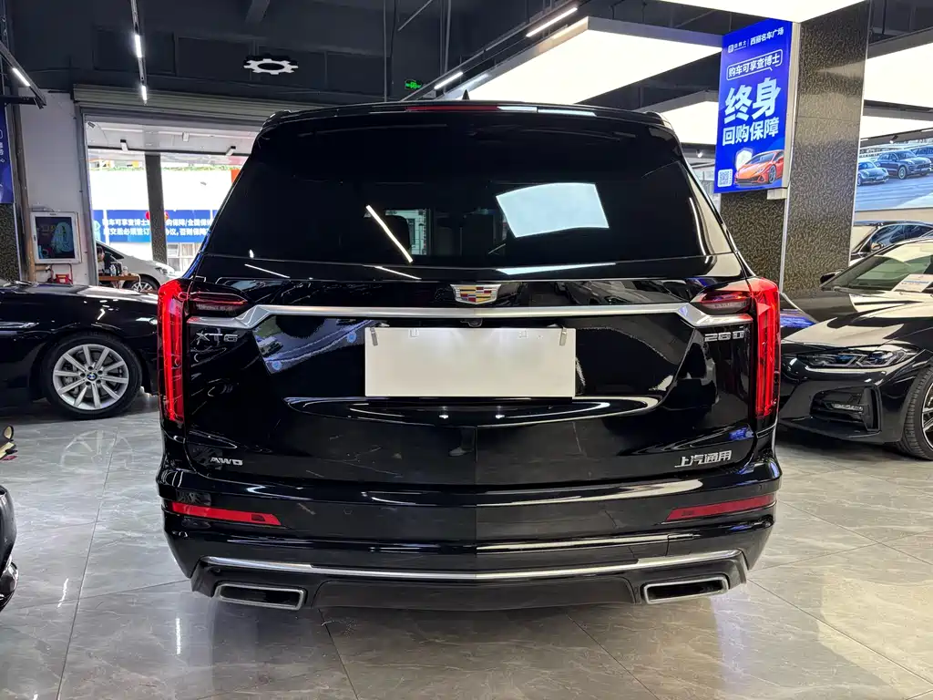 CADILLAC XT6
