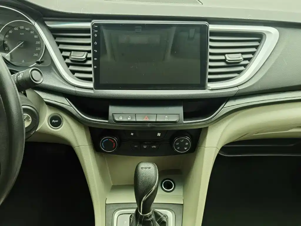 Buick Excelle — миниатюра 12