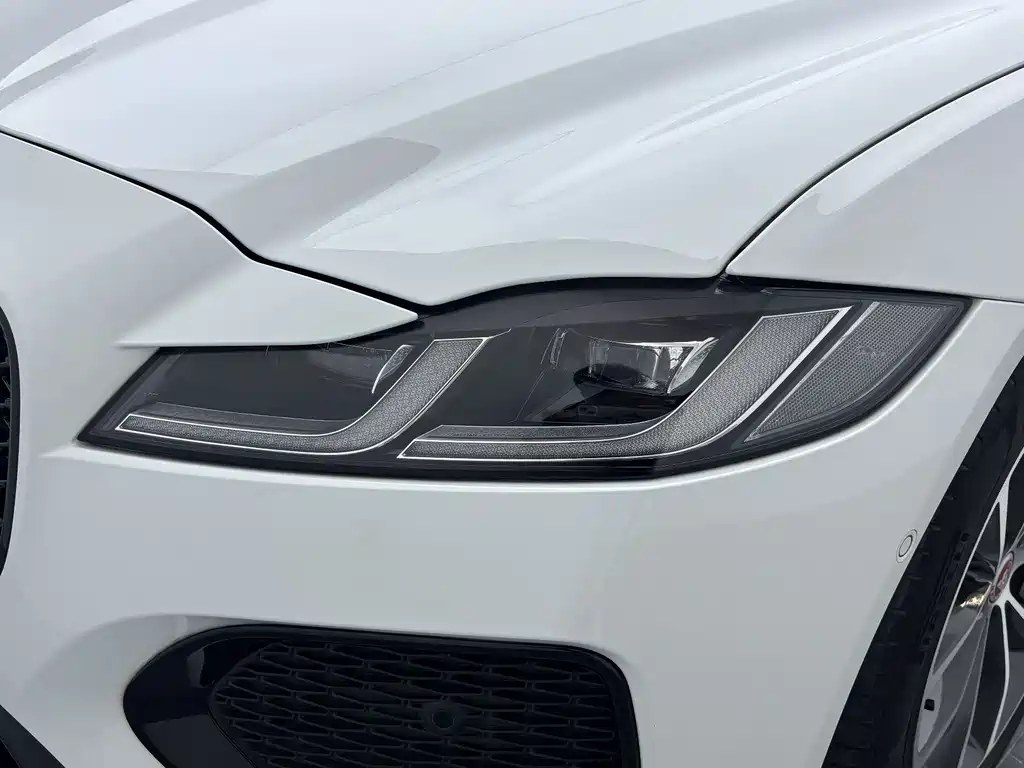 Jaguar XFL — миниатюра 9