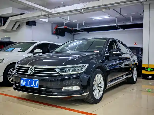 VOLKSWAGEN MAGOTAN 2020