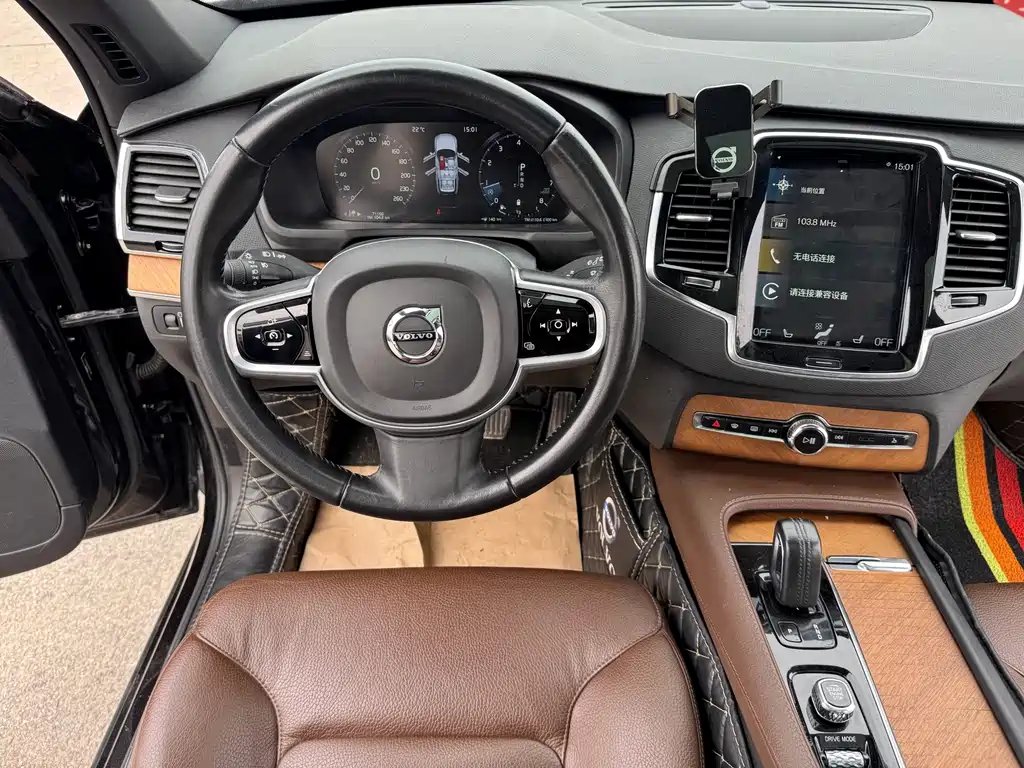 Volvo XC90 — миниатюра 6