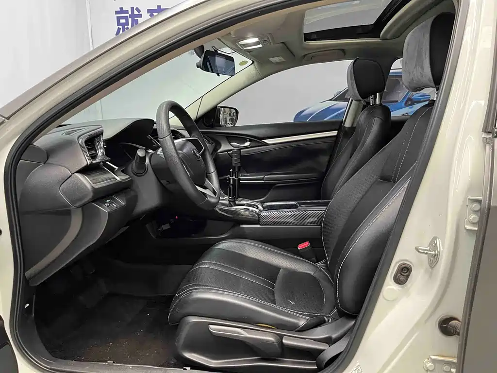 Honda Civic — миниатюра 7