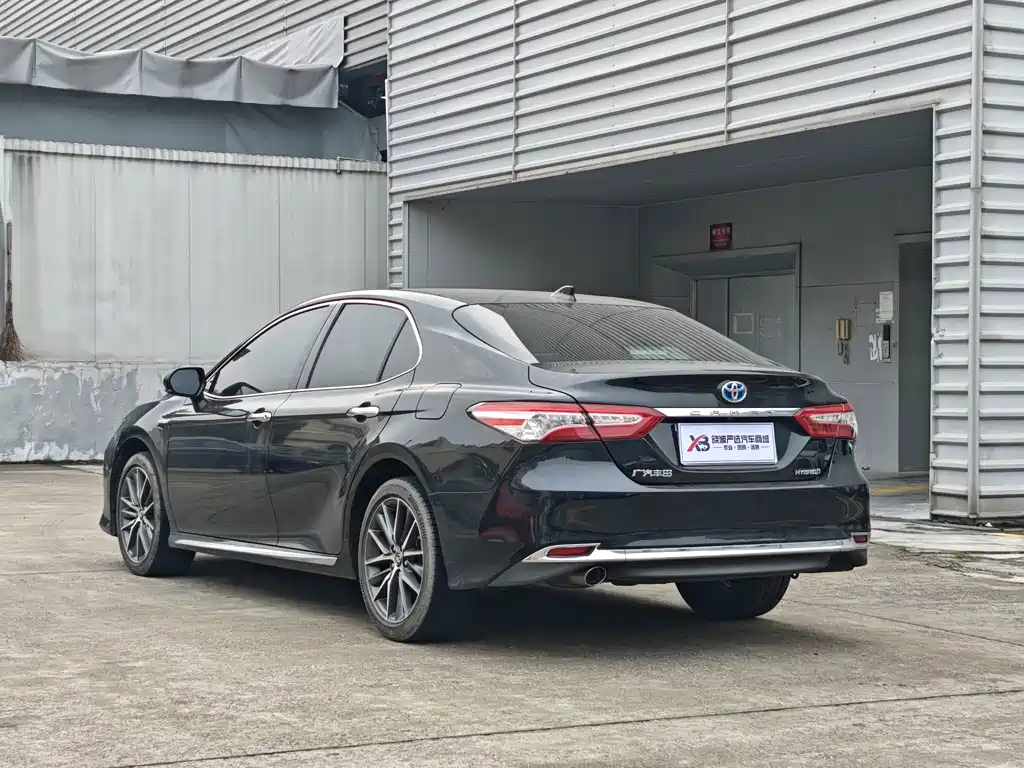Toyota Camry — миниатюра 13