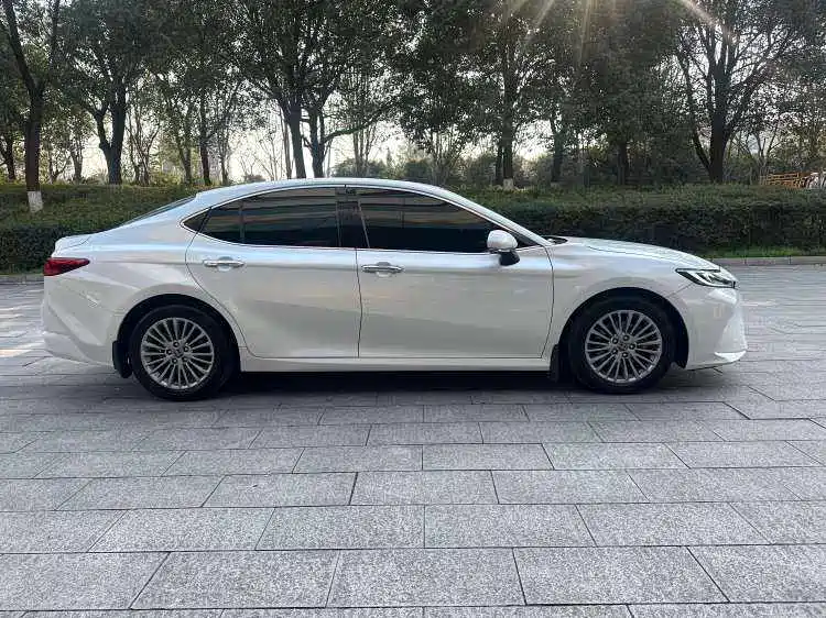Toyota Camry — миниатюра 2