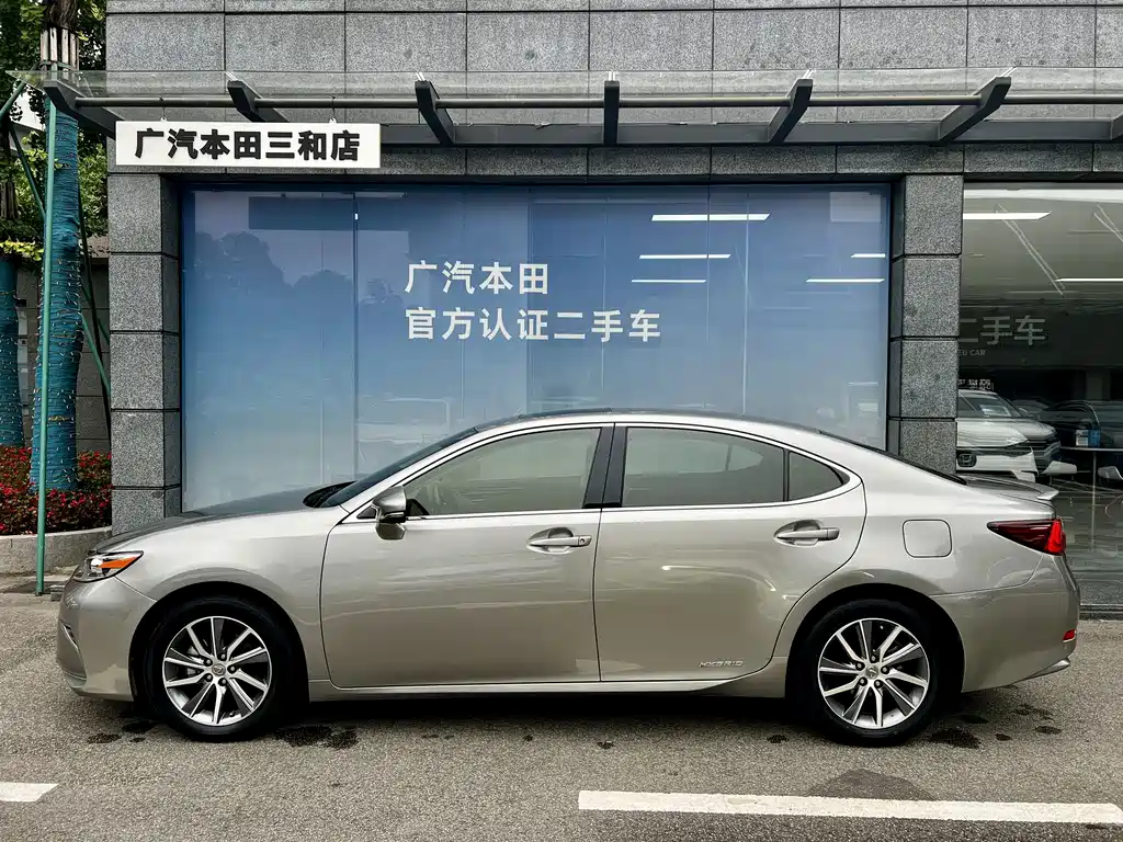 Lexus ES — миниатюра 3