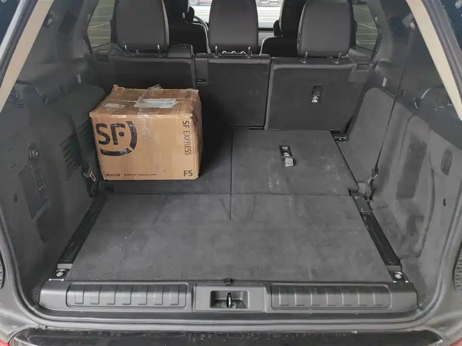 Land Rover Discovery 2020 2.0T 30