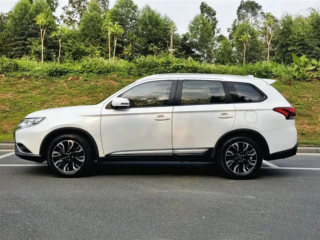 Mitsubishi Outlander 2019 2.0L Enjoy 5 мест VI