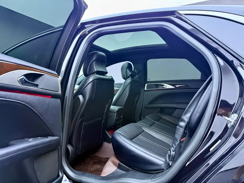 Lincoln MKZ 2019 2.0T V