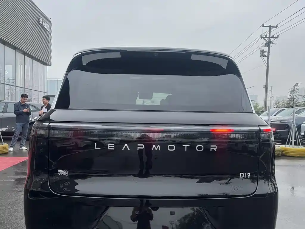 Leapmotor Leapmotor D19 — миниатюра 5