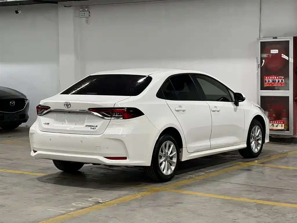 TOYOTA COROLLA