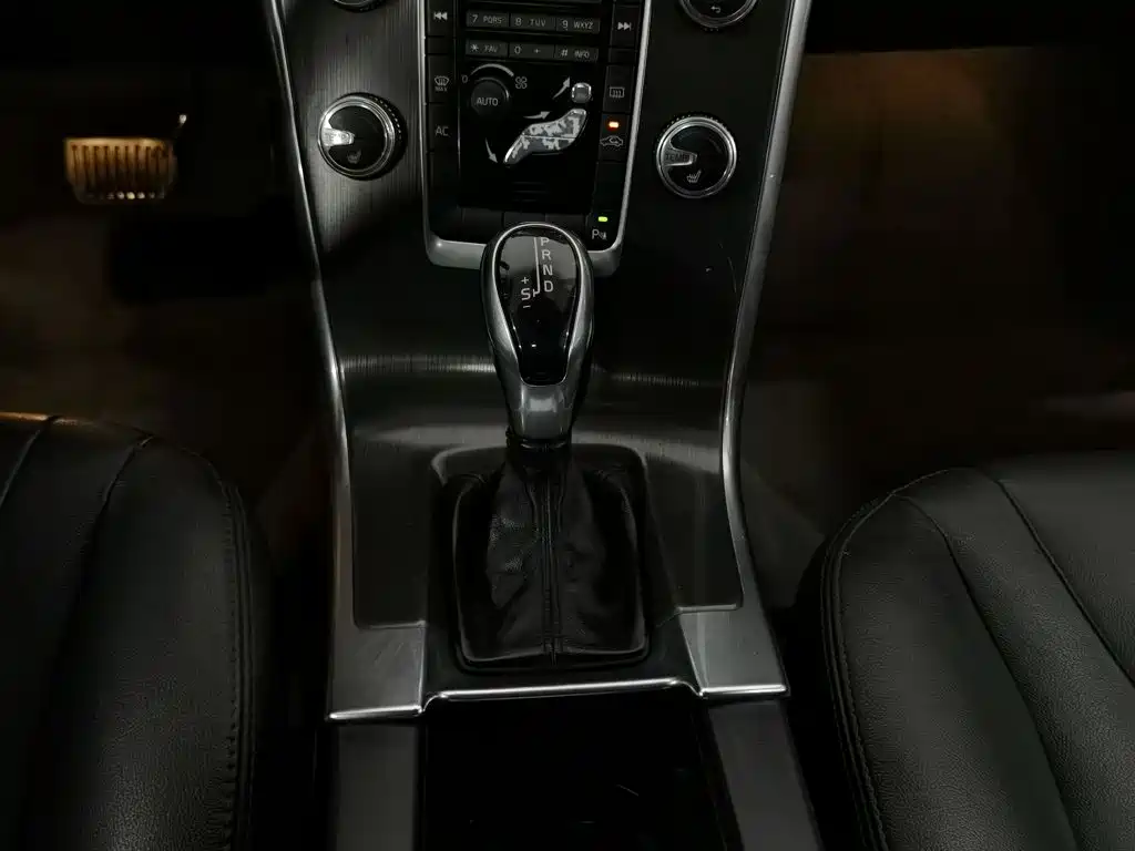 Volvo XC60 (Import) — миниатюра 13