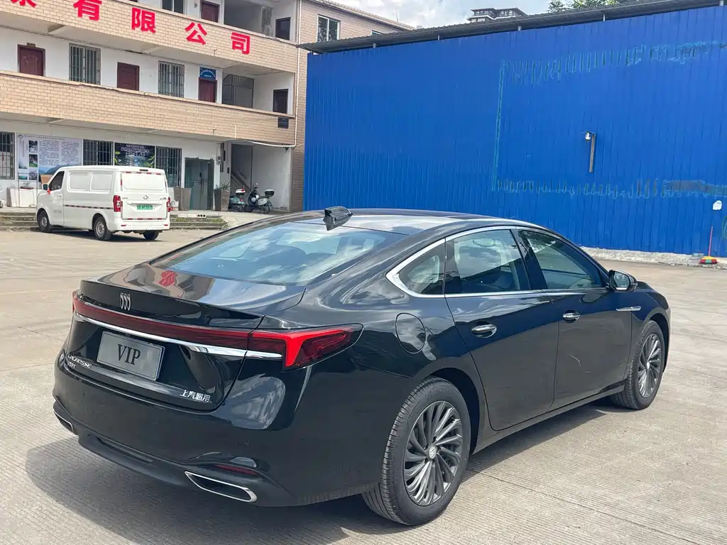 Buick LaCrosse — миниатюра 5