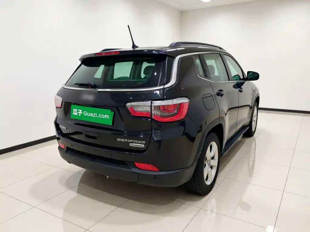 Jeep Compass — миниатюра 6