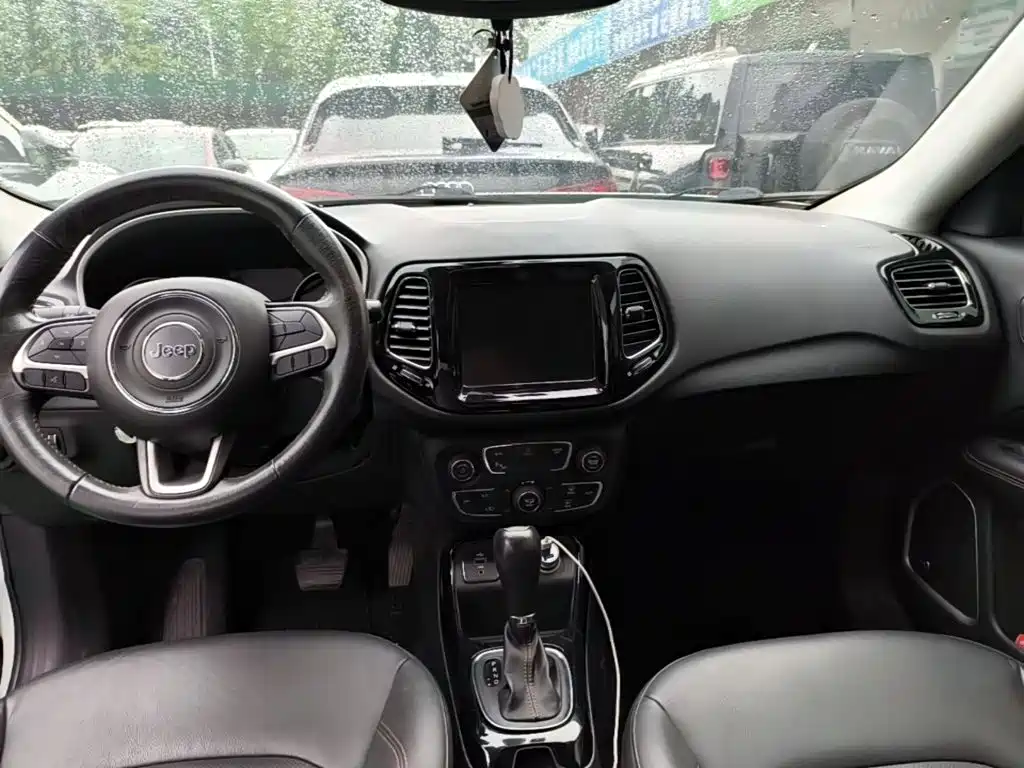 Jeep Compass — миниатюра 6