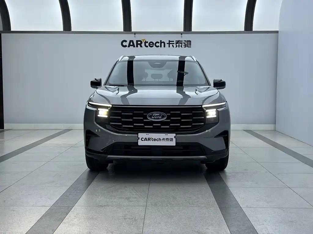 Ford Edge 2023 L 2.0T EcoBoost мест Luxury