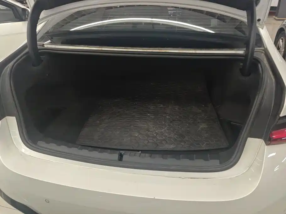 BMW i3 — миниатюра 4