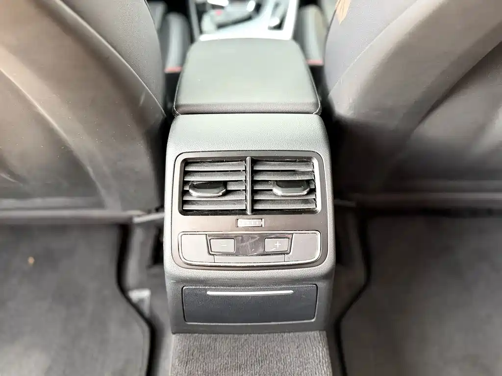 Audi A4L — миниатюра 24