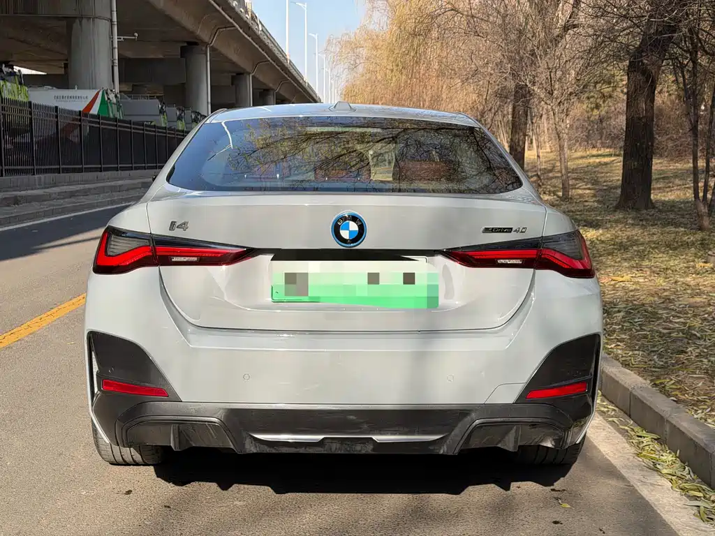 BMW I4