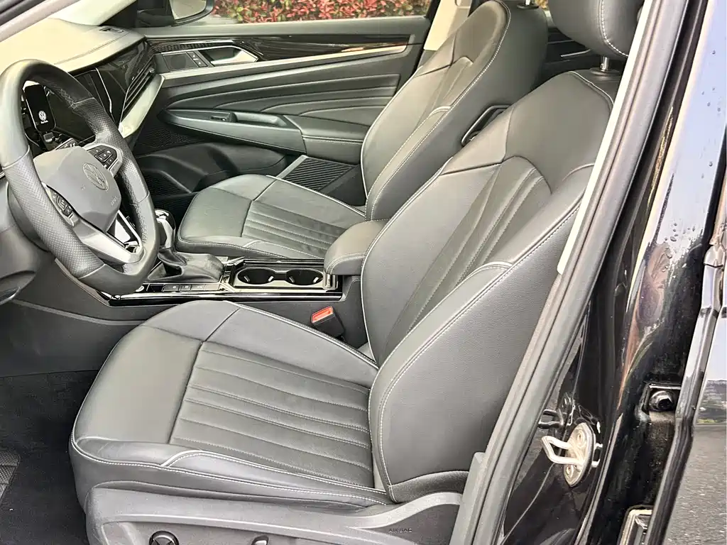 Volkswagen Passat 2022 330TSI Elite