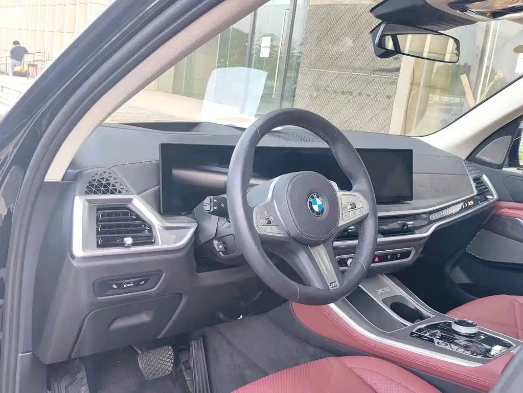BMW X5 2025 xDrive 30Li Premium M Sport