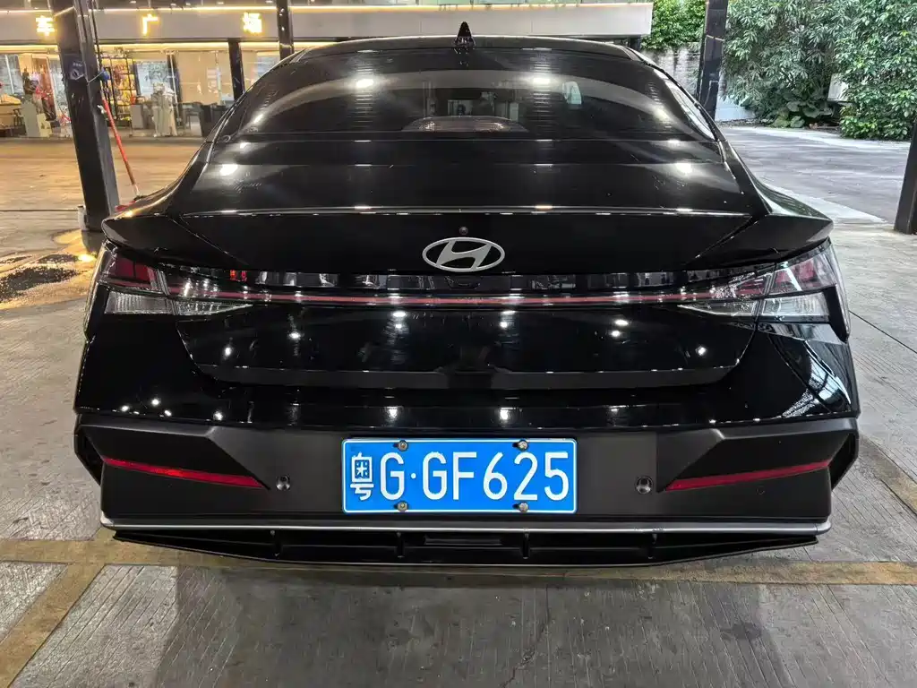 Hyundai Elantra 2023 — фото 3