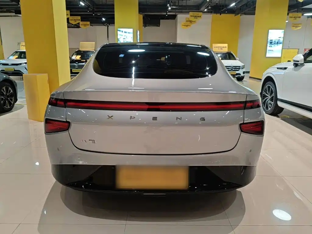 XPeng P7 — миниатюра 6
