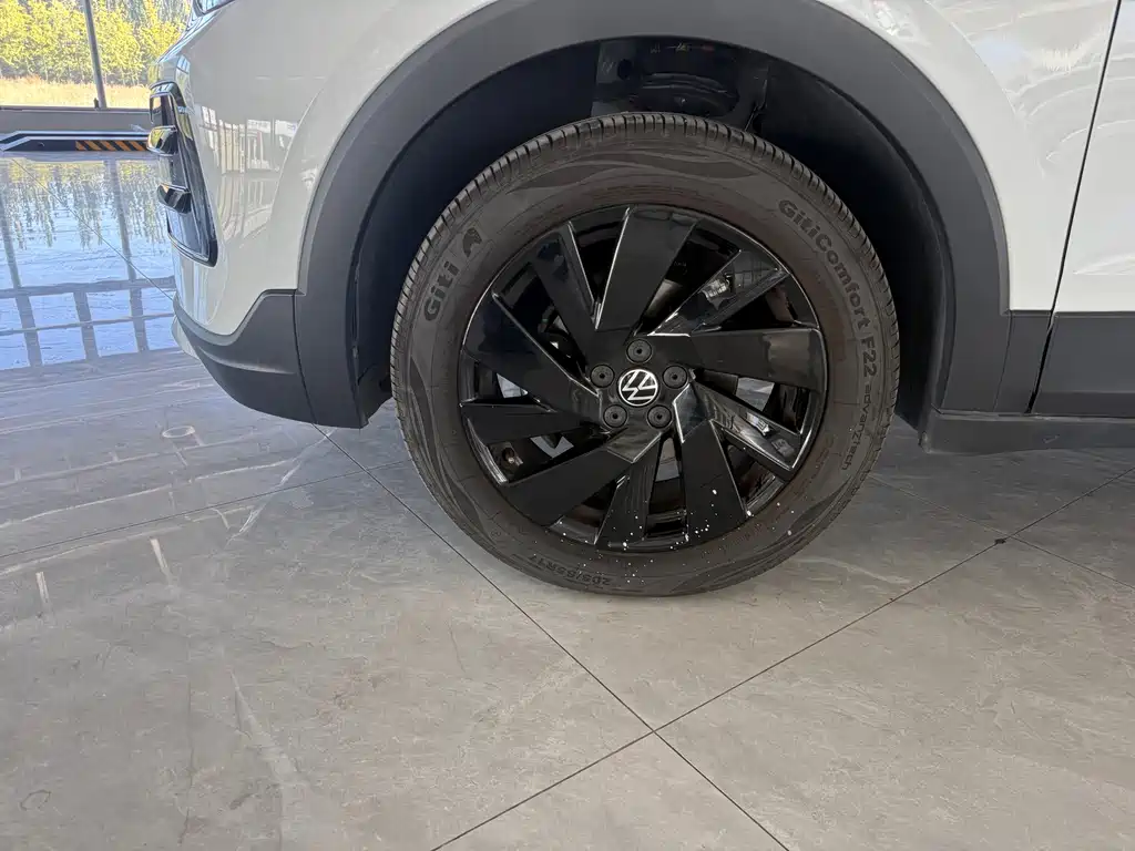 Volkswagen Tharu — миниатюра 9