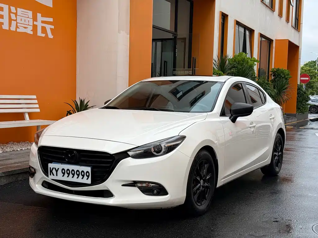 Mazda 3 Axela 2017 Sedan 1.5L Auto Luxury Type China V