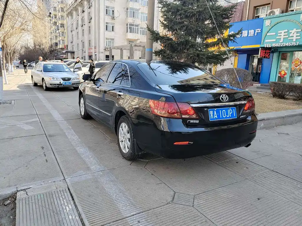 Toyota Camry — миниатюра 4
