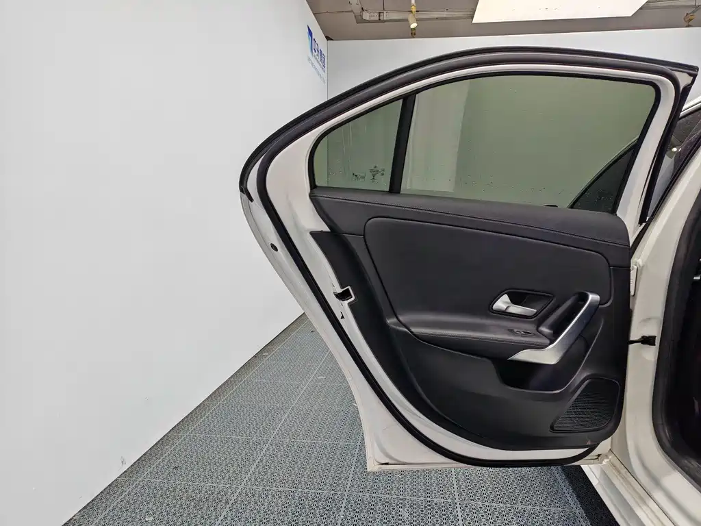 Mercedes-Benz A-Class — миниатюра 14