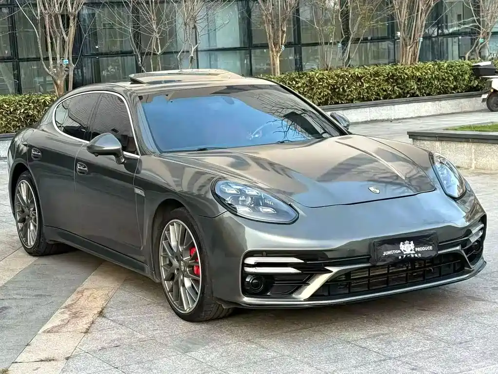 Porsche Panamera 2010 Panamera 4S 4.8L
