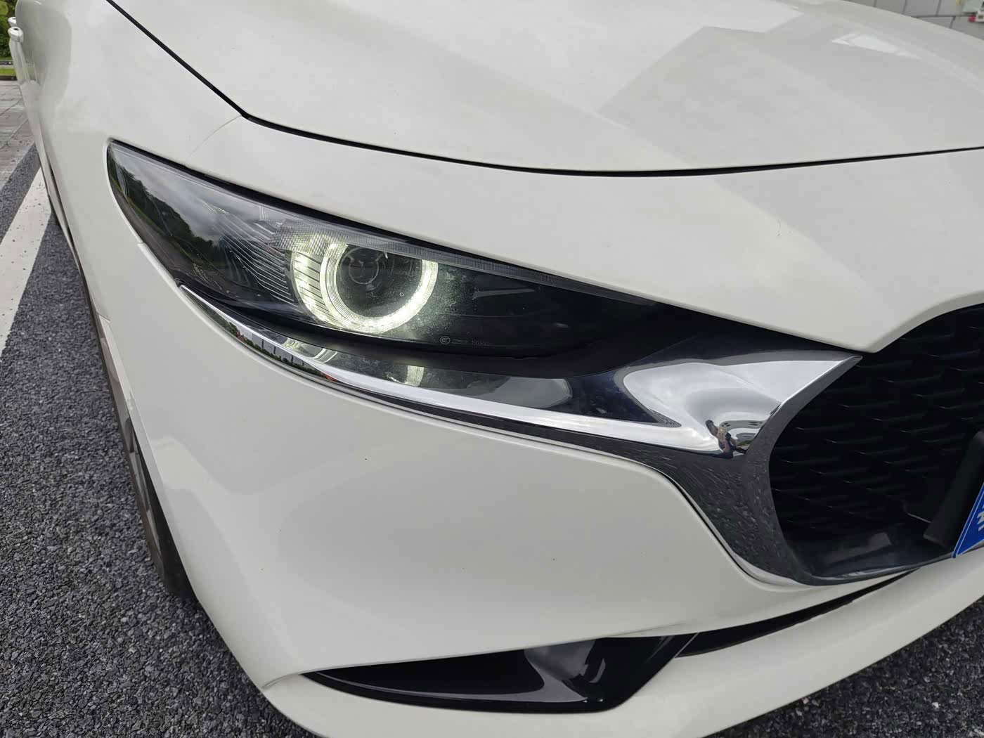 Mazda Mazda3 Axela 2.0 л 2023 г. Белый, пробег 29000 км
